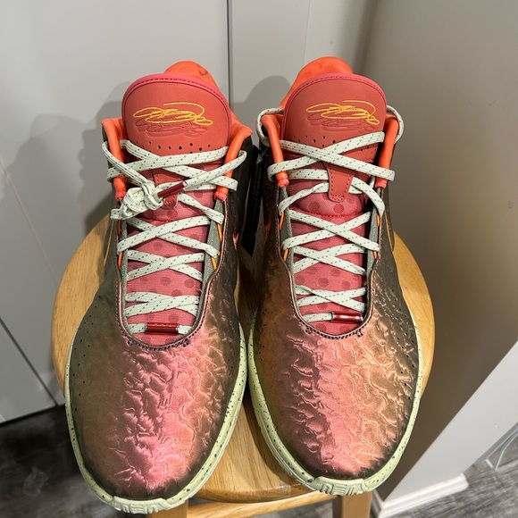 Nike La Bron basketball shoes FN0708-800 - Picture 2 of 6